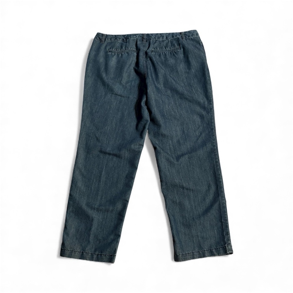 Avenue Relaxed Fit Straight Leg Jeans Size 16 Soft Denim - Picture 2 of 10